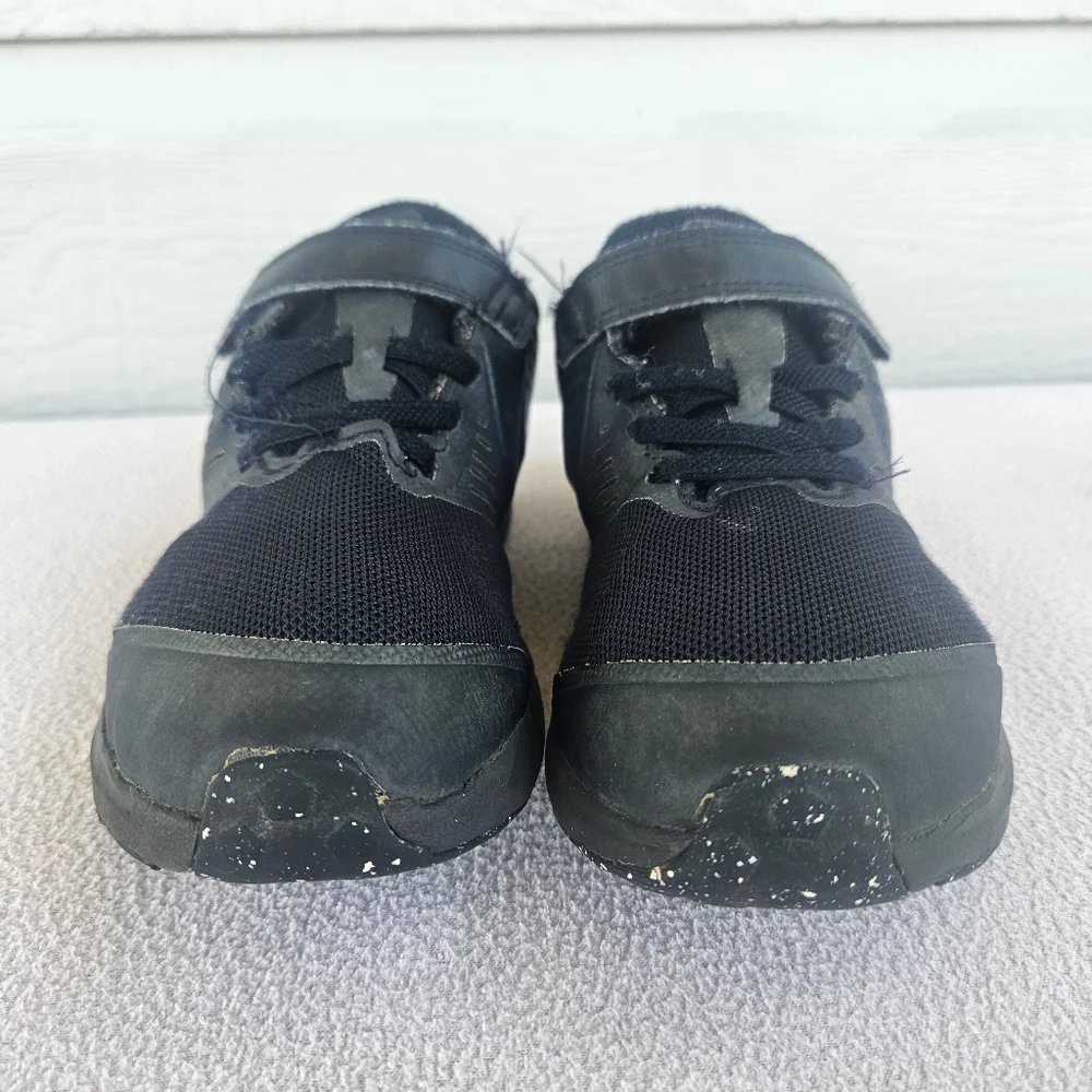Nike Star Runner 4 Triple Black Athletic Low Top Sneakers Youth SZ 3Y Hook Loop
